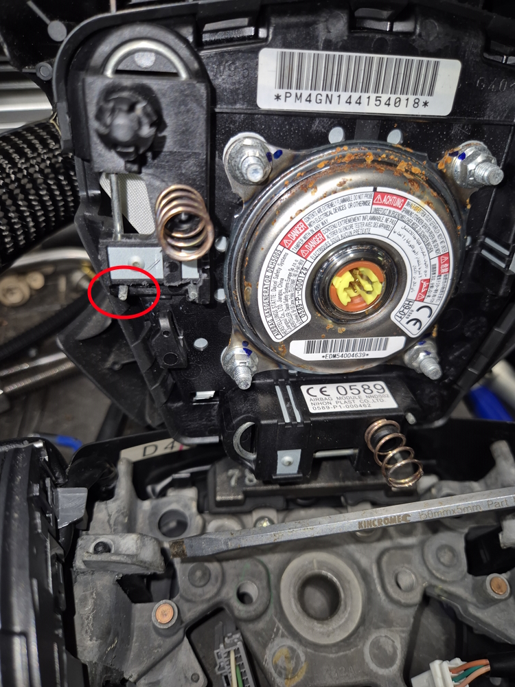v37-airbag-clip.jpg